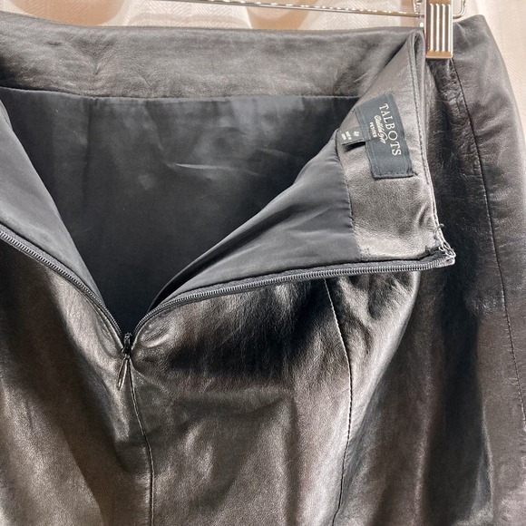 Talbots Petite Black 100% Leather Pencil Skirt 4P Knee Length Zip Back Slit Soft - Picture 3 of 6